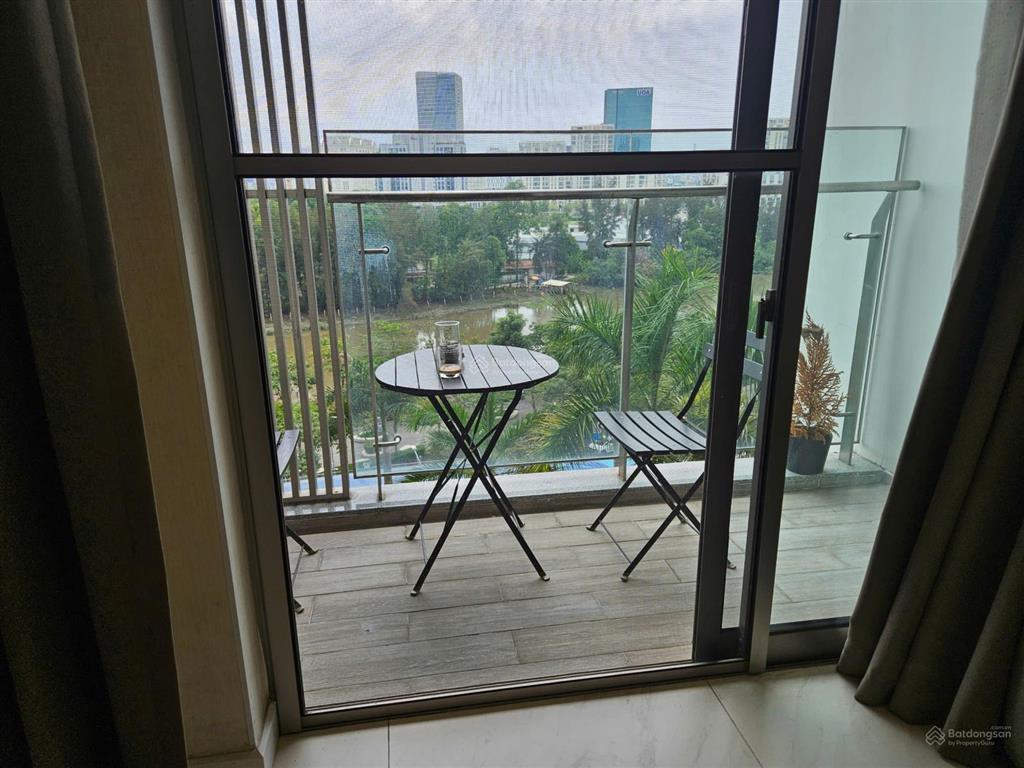 Bán căn midtown m7 view biệt thự và sông hot nhất dự án tặng kèm ô xe hầm 0939 949 ***