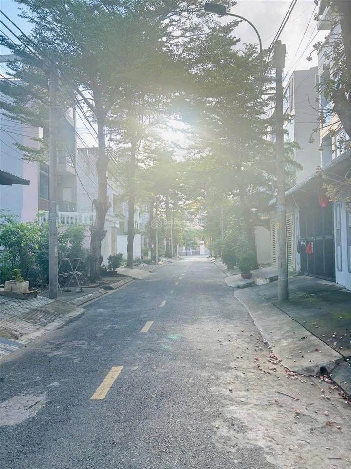 Bán lỗ lô đất đẹp đối diện công viên, dt 5x24(120m2) giá 4,7tỷ nền rẻ duy nhất tại dự án