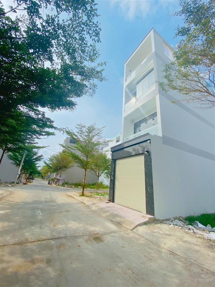 Chỉ còn 1 nền sổ đỏ sài gòn mới nhà bè, 54.4m² hướng tây, giá 4 tỷ 4  0938 940 *** em khoa