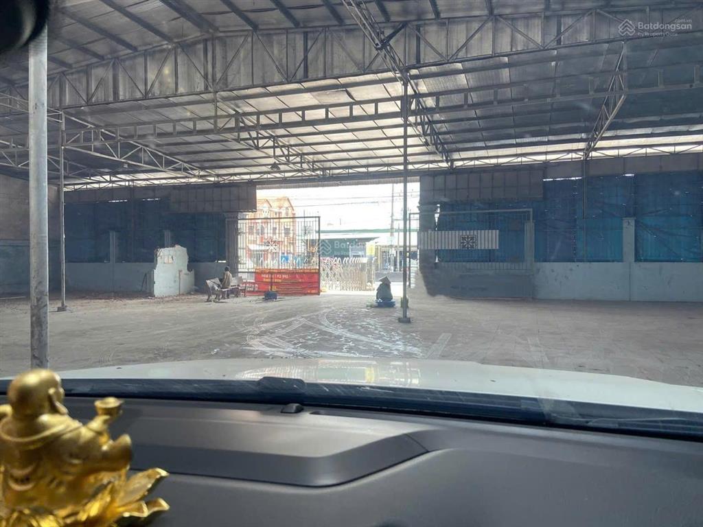 Bán 2.049m2 nhà xưởng, mặt tiền quốc lộ 1a cách cao tốc bến lức long thành 300m.