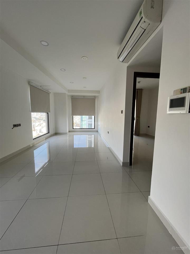 Cho thuê căn góc officetel chung cư saigon royal quận 4 giá tốt.  0909 024 ***