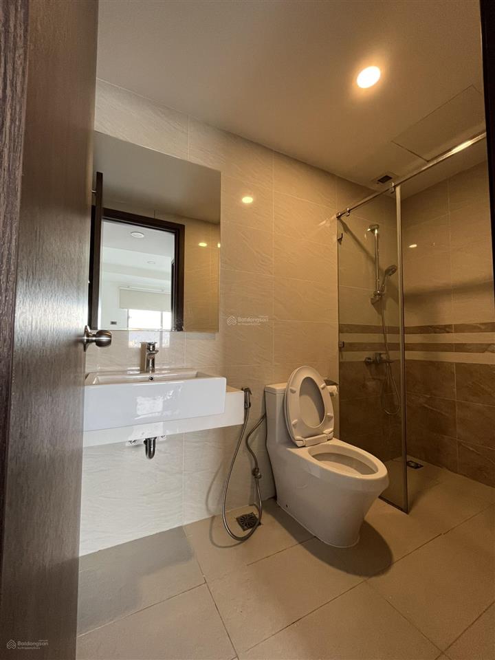 Cho thuê căn góc officetel chung cư saigon royal quận 4 giá tốt.  0909 024 ***