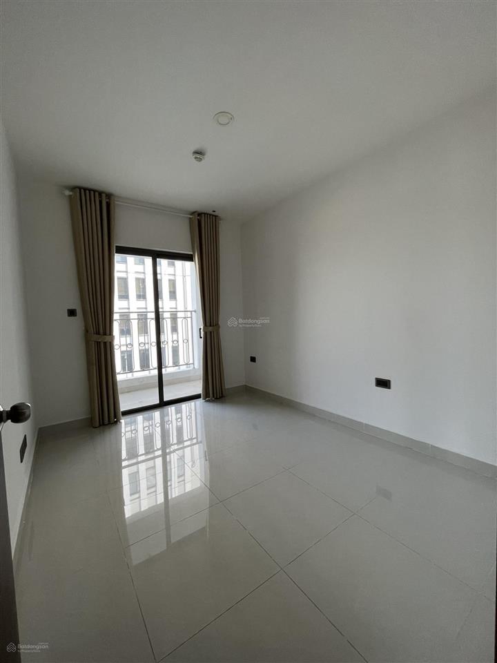 Cho thuê căn góc officetel chung cư saigon royal quận 4 giá tốt.  0909 024 ***