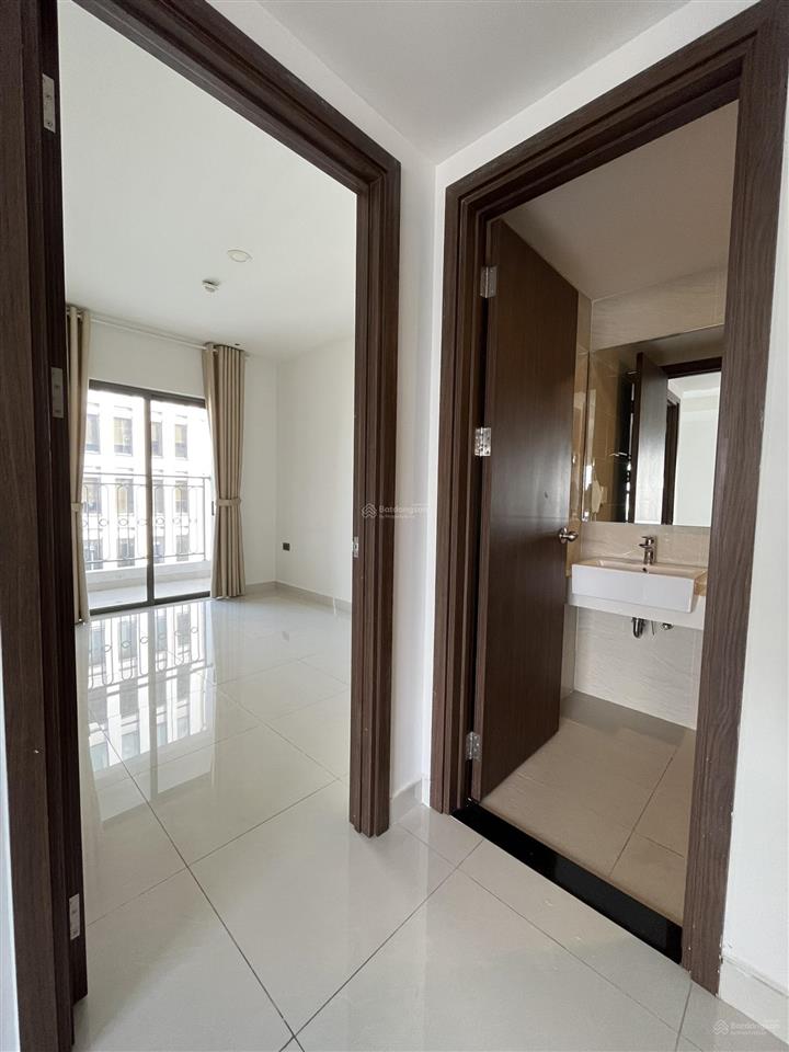 Cho thuê căn góc officetel chung cư saigon royal quận 4 giá tốt.  0909 024 ***