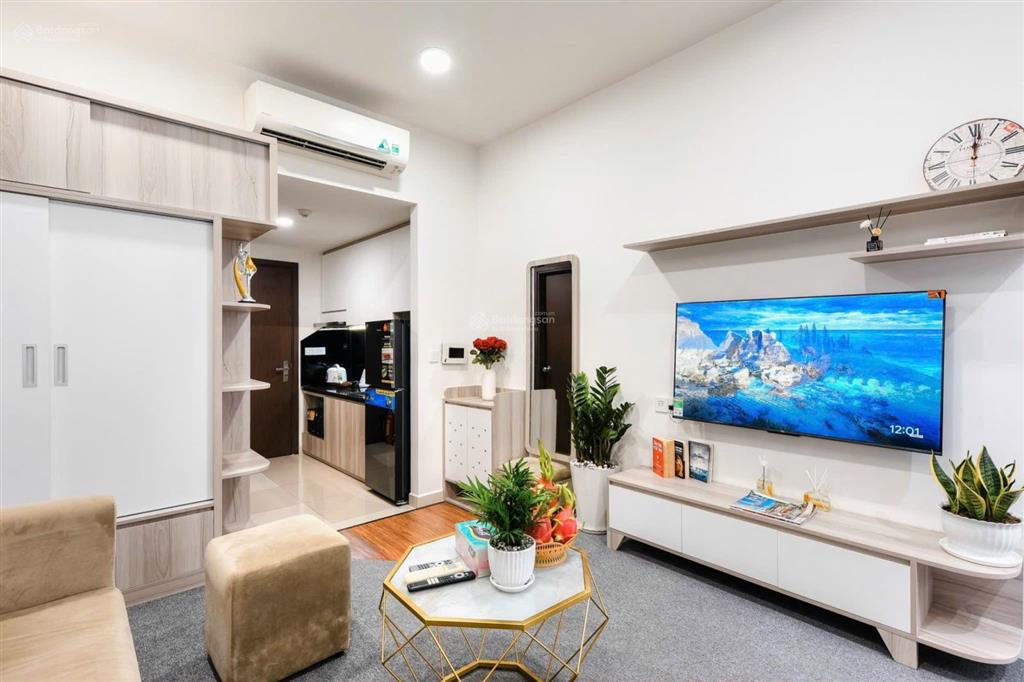 Bán studio 43m2 tại saigon royal residence quận 4 giá chỉ 4,2 tỷ.  0909 024 ***