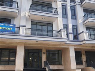 Bán lại căn villa phố đối diện công viên và tttm 7x22m, hầm, 4 lầu, hai mặt tiền giá 29.5 tỷ