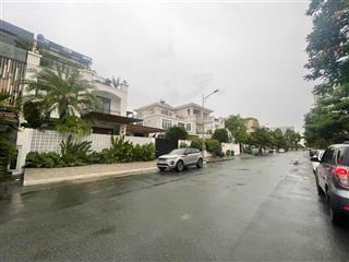 Cần tiền bán gấp căn biệt thự chuẩn resort 5 sao tại gia ngay giữa lòng đô thị phú mỹ hưng, q7