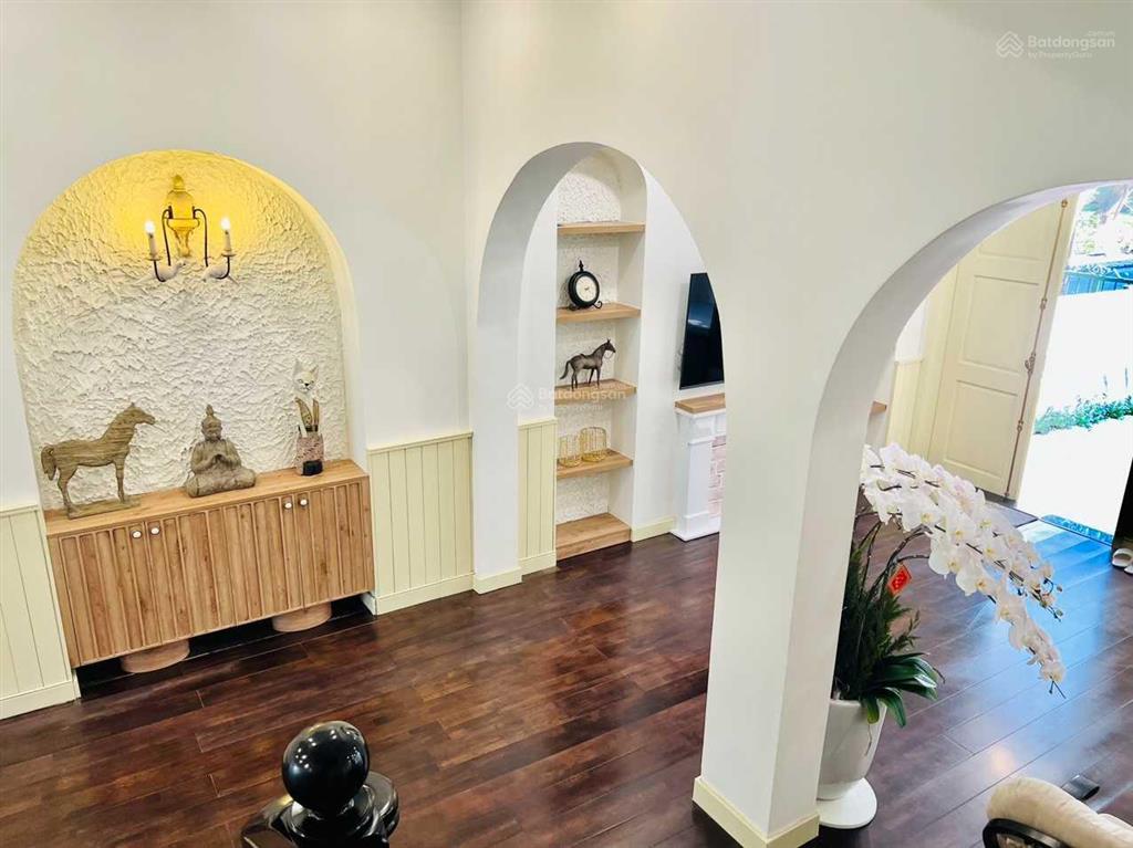 Bán nhanh biệt thự liên kế hưng thái 1, phường tân phong, quận 7, tphcm  0919 582 *** em tiên pmh