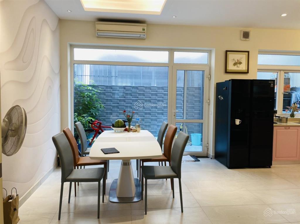 Chính chủ bán căn biệt thự mỹ thái 1 p tân phú, q7, nhà mặt tiền cực kỳ thoáng.  0919 582 ***