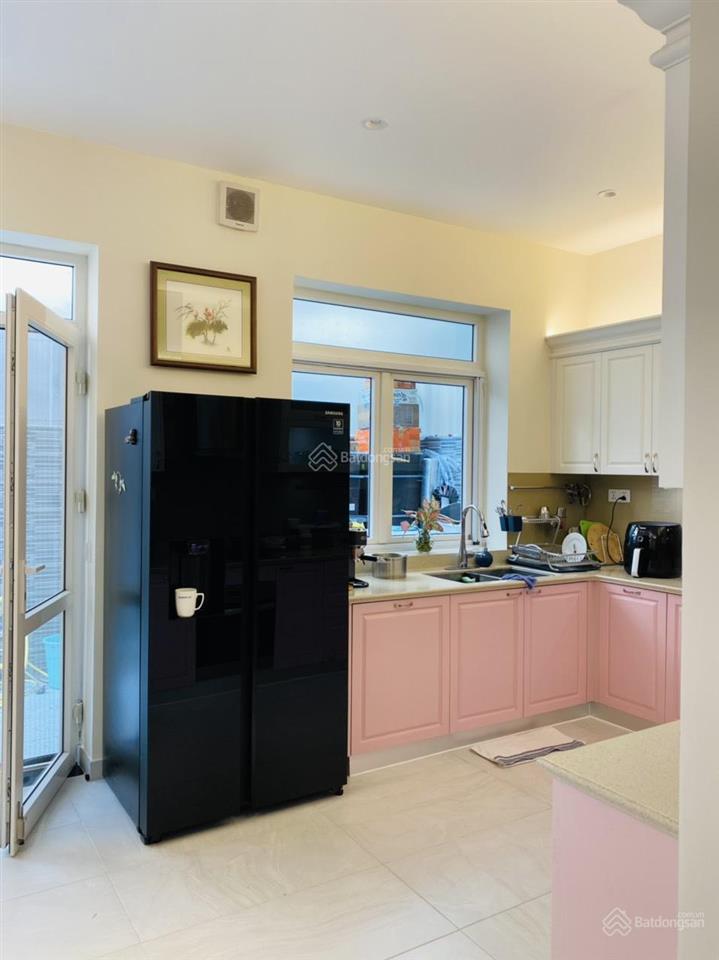 Chính chủ bán căn biệt thự mỹ thái 1 p tân phú, q7, nhà mặt tiền cực kỳ thoáng.  0919 582 ***