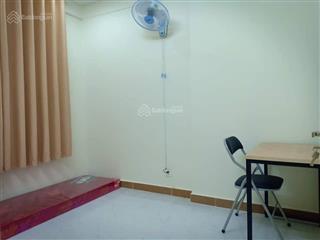 Phòng cho thuê tại era town đức khải giá 2tr3 bao điện nước wifi pql rác,  0909 448 *** hiền