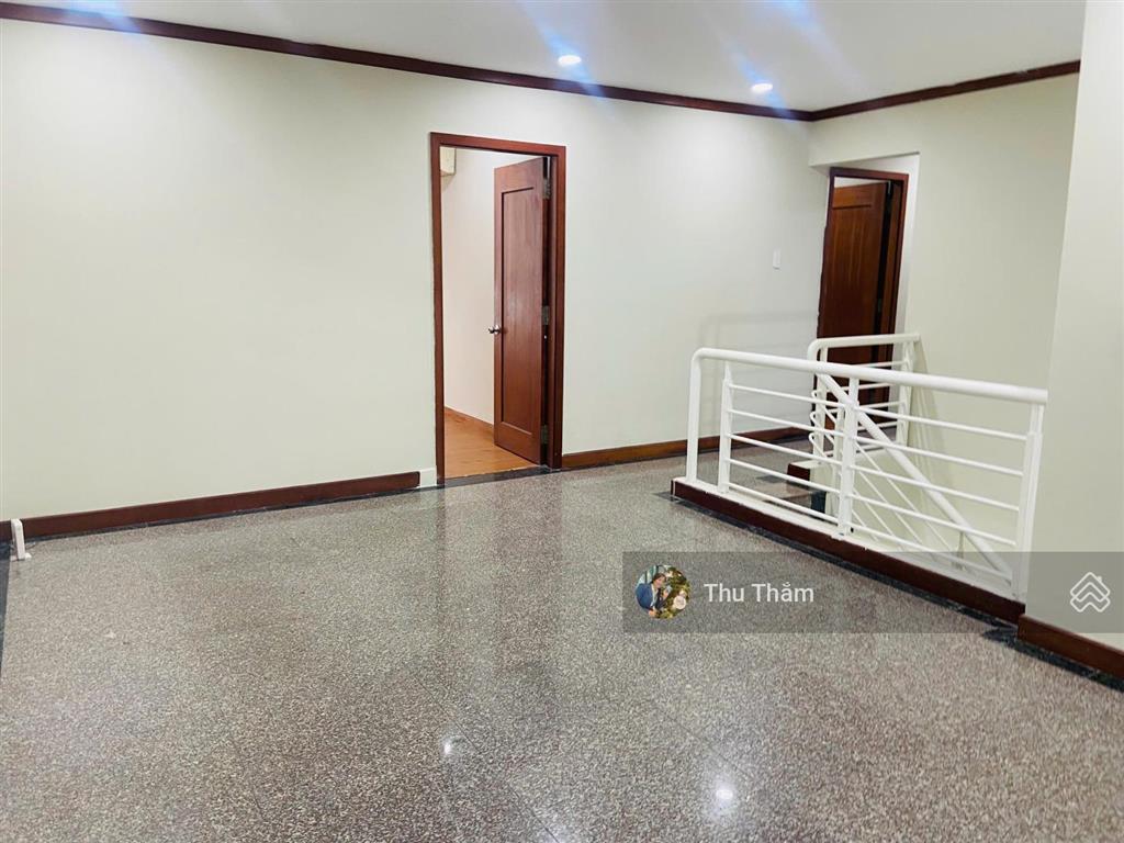 Cho thuê căn duplex cc giai việt, 295m2, full nội thất, 6pn nhà mới, đẹp, căn góc giá chỉ 22tr