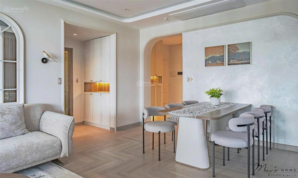 Bán gấp căn hộ cao cấp mỹ khánh phú mỹ hưng q7  dt 118m2 giá 9.1 tỷ còn thương lượng