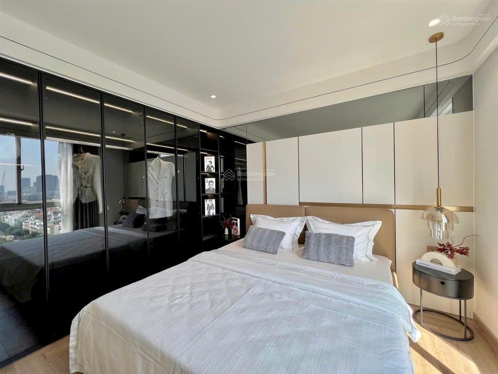 Bán gấp căn hộ cao cấp mỹ khánh phú mỹ hưng q7  dt 118m giá 9,1 tỷ . 0918 622 ***