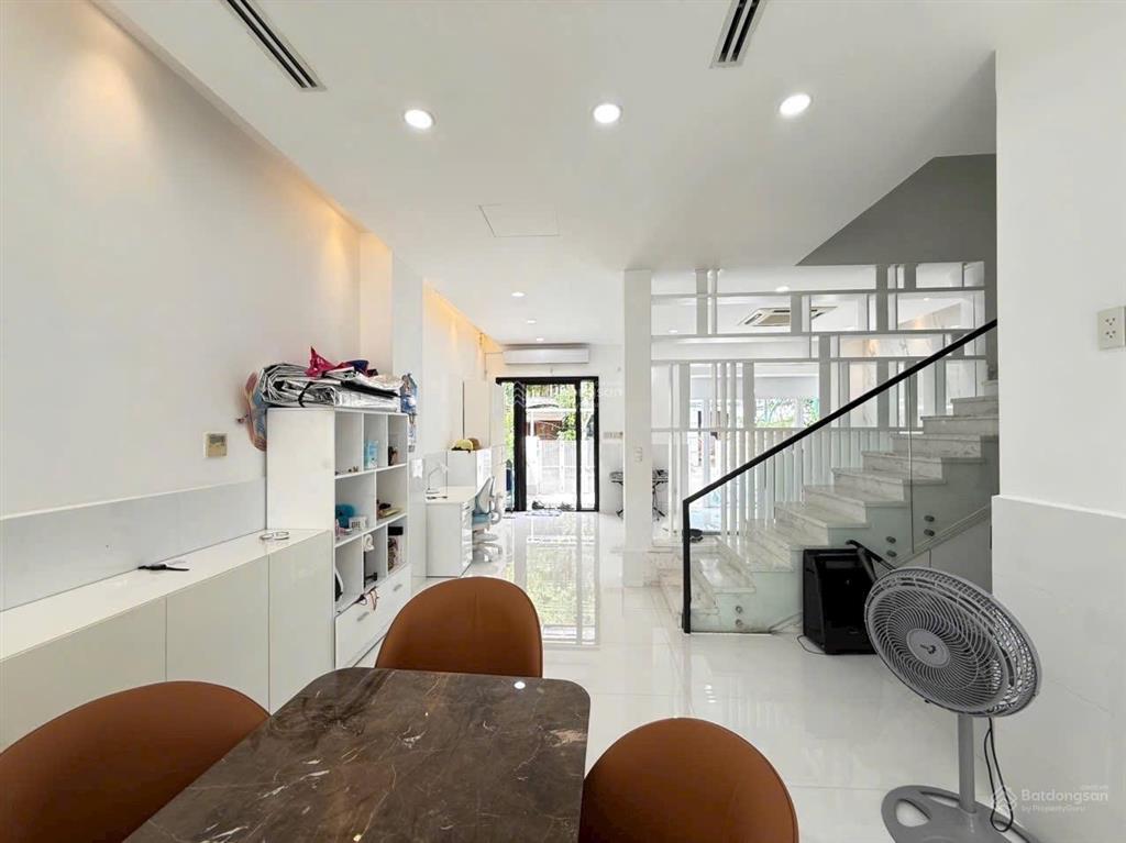 Bán bt 4pn, 3wc, 126m2 tại hưng thái 1 & 2, q7, hcm, 32 tỷ