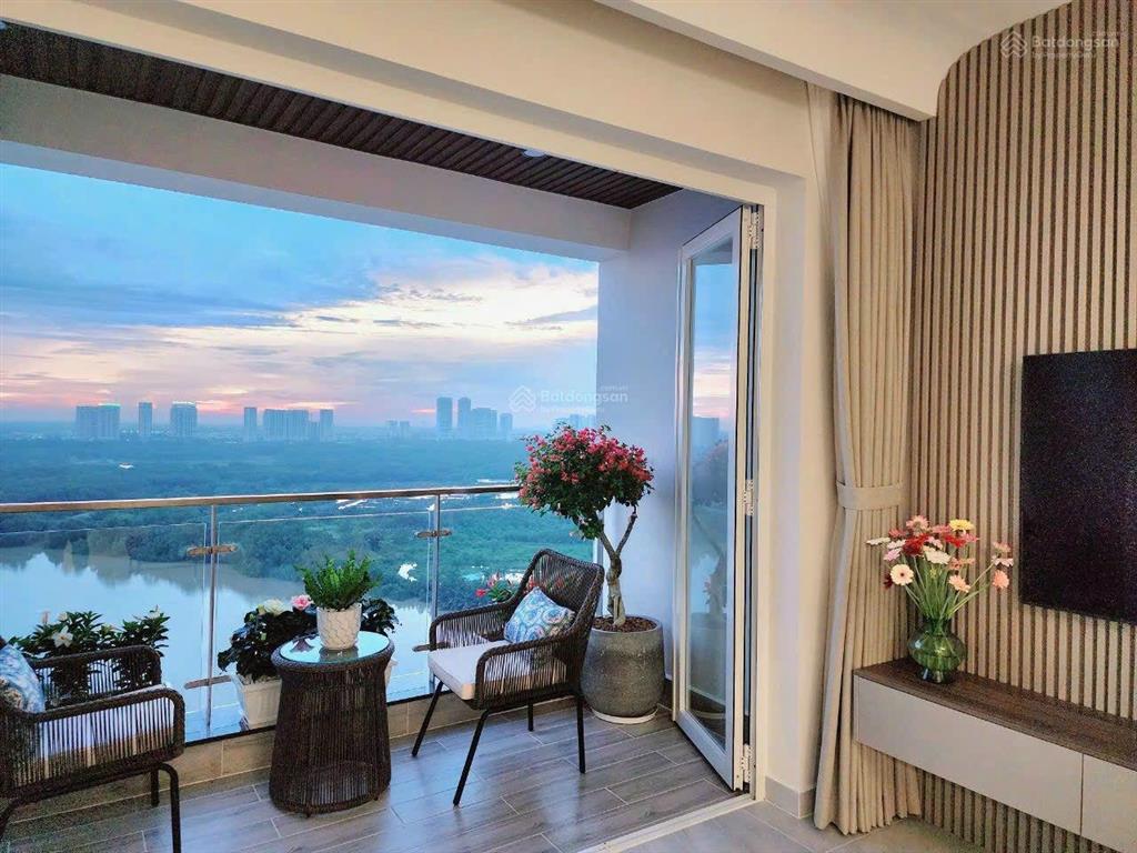 Cần bán nhanh căn hộ riverside residence, dt 146m, 3pn, giá 11.7 tỷ, coi nhà 0917 479 ***