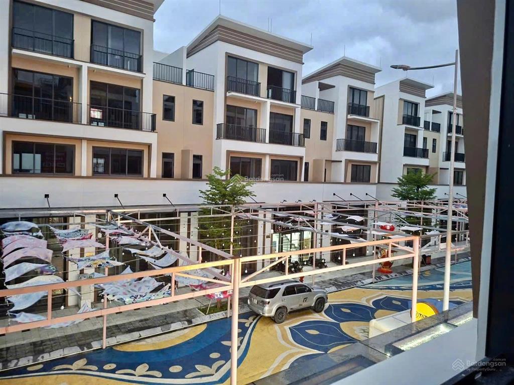 Tôi muốn bán rẻ căn nhà phố dự án t&t millennia long hậu do cần tiền trước tết nguyên đán