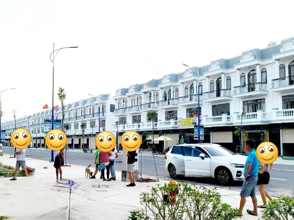 Nhà phố thăng long 2 central city  địa giới tphcm  căn gần cổng  nhà 3 tầng đẹp  sổ sẵn nhé