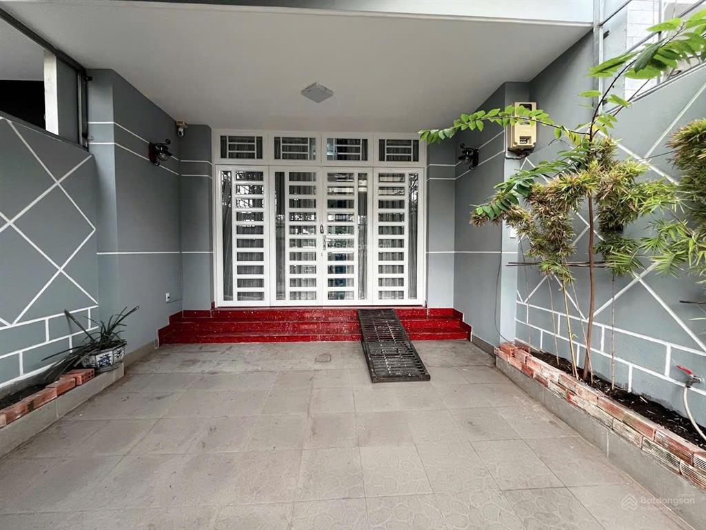 Siêu hiếm! nhà mt kdc phú lợi, 5x24, 4t thang máy xịn, gara oto, yên tĩnh, tặng full nội thất, 9.3t