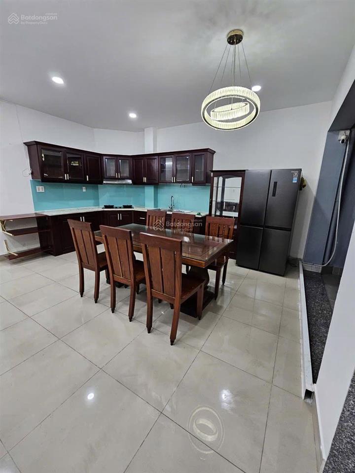 Siêu hiếm! nhà mt kdc phú lợi, 5x24, 4t thang máy xịn, gara oto, yên tĩnh, tặng full nội thất, 9.3t