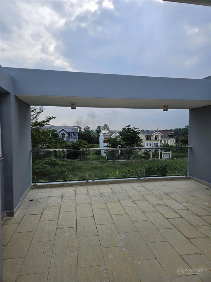 Siêu hiếm! nhà mt kdc phú lợi, 5x24, 4t thang máy xịn, gara oto, yên tĩnh, tặng full nội thất, 9.3t