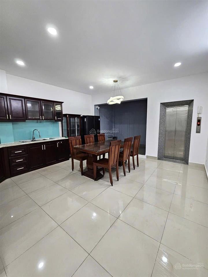 Siêu hiếm! nhà mt kdc phú lợi, 5x24, 4t thang máy xịn, gara oto, yên tĩnh, tặng full nội thất, 9.3t