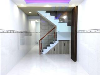 Hiếm! nhà mới hoàng ngân q8 ở ngay  2pn 3wc 2 tầng 18p vô q.1  chỉ nhỉnh 4t  xem ngay!