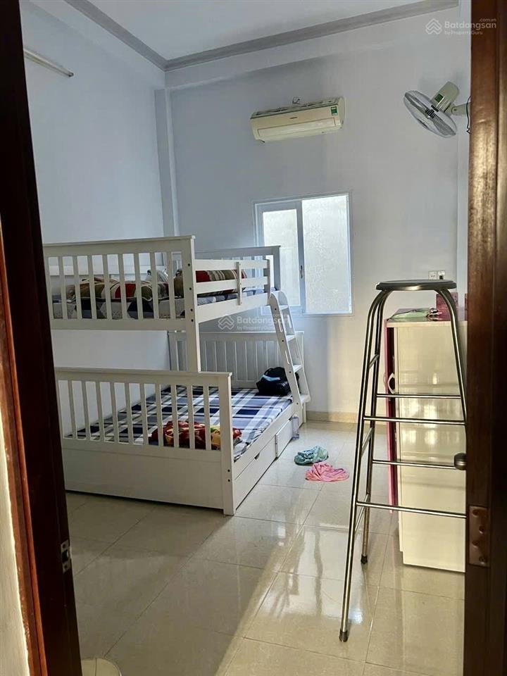 Nhanh mới kịp! nhà phú định q8 3 tầng  4pn 3wc  hẻm thông  51m2 chỉ 4.4 tỷ  xem ngay