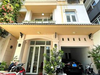 Cần bán gắp căn biệt thự nam long  ngay siêu thị vincom q 7, 3 lầu, dt 8*24 giá rẻ 27 tỷ