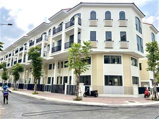 Duy nhất 1 căn hướng nam 6tỷ4 đường thông hè thoáng 5 * 12 ( 1trệt 1 lửng 2 lầu ) . sổ sẵn