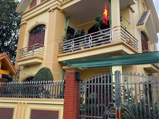 Chính chủ bán nhà vị trí trung tâm cẩm thành, mua 1 được 2 nhà khang trang, kiên cố. giá 4,950 tỷ