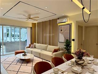 Cho thuê căn góc mỹ khánh 4a lầu 9 nội thất mới 100% có chỗ đậu ô tô riêng