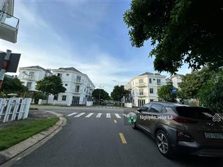 Bán nhà phố sim city quận 9 ngay cạnh căn góc vị trí đẹp khó tìm
