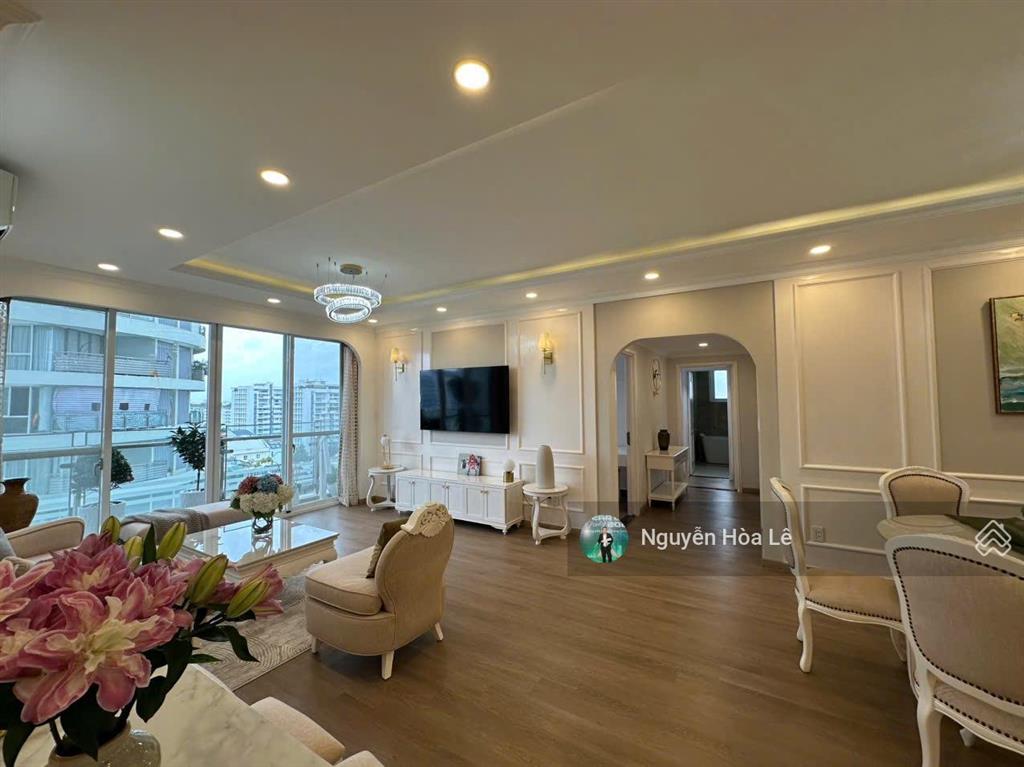 Bán căn hộ cao cấp riverpark 1 phú mỹ hưng, lầu 10