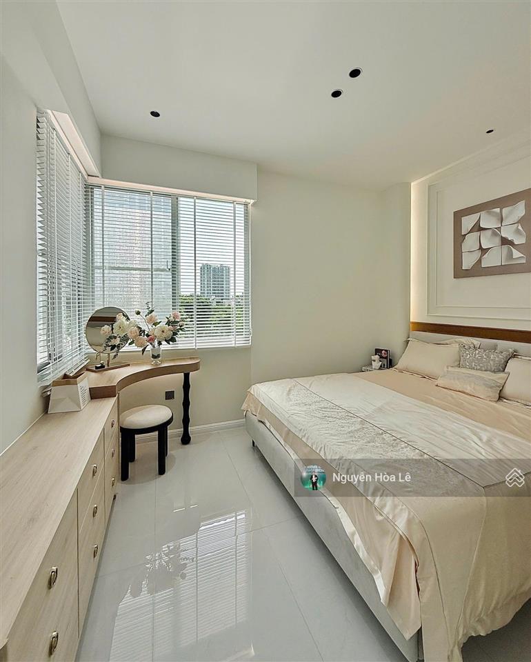 Bán căn hộ park view phú mỹ hưng căn góc. view công viên. dt 106.53m2