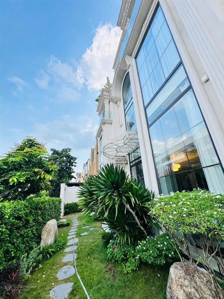 Bán biệt thự đơn lập nam thông 2 phú mỹ hưng | dt 370m2 | 3 mặt tiền | giá 165 tỷ