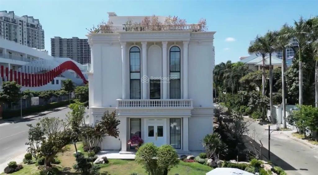 Bán biệt thự đơn lập nam thông 2 phú mỹ hưng | dt 370m2 | 3 mặt tiền | giá 165 tỷ