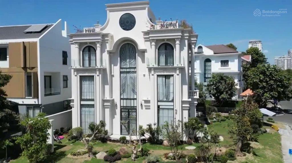 Bán biệt thự đơn lập nam thông 2 phú mỹ hưng | dt 370m2 | 3 mặt tiền | giá 165 tỷ