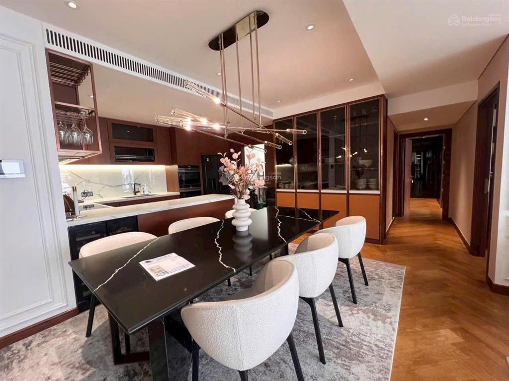 Bán căn hộ cao cấp garden plaza 1 phú mỹ hưng | 148m | view kênh đào | lầu 8