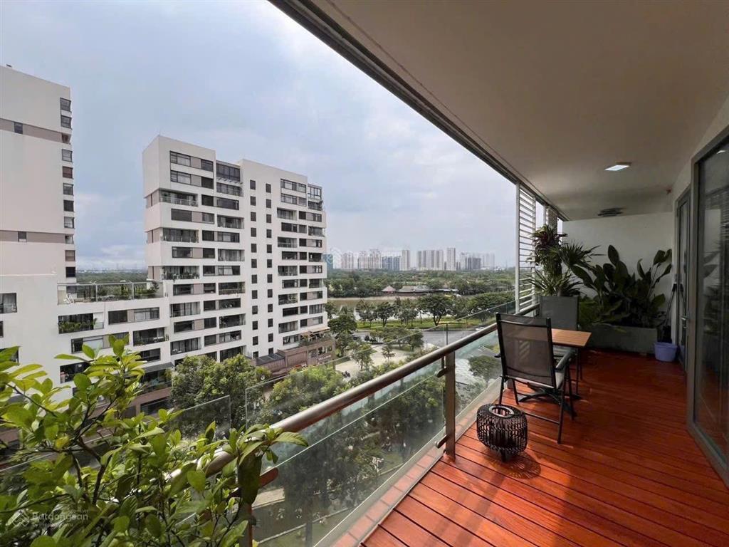 Bán căn hộ cao cấp garden plaza 1 phú mỹ hưng | 148m | view kênh đào | lầu 8