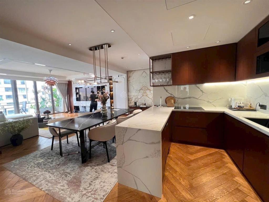 Bán căn hộ cao cấp garden plaza 1 phú mỹ hưng | 148m | view kênh đào | lầu 8