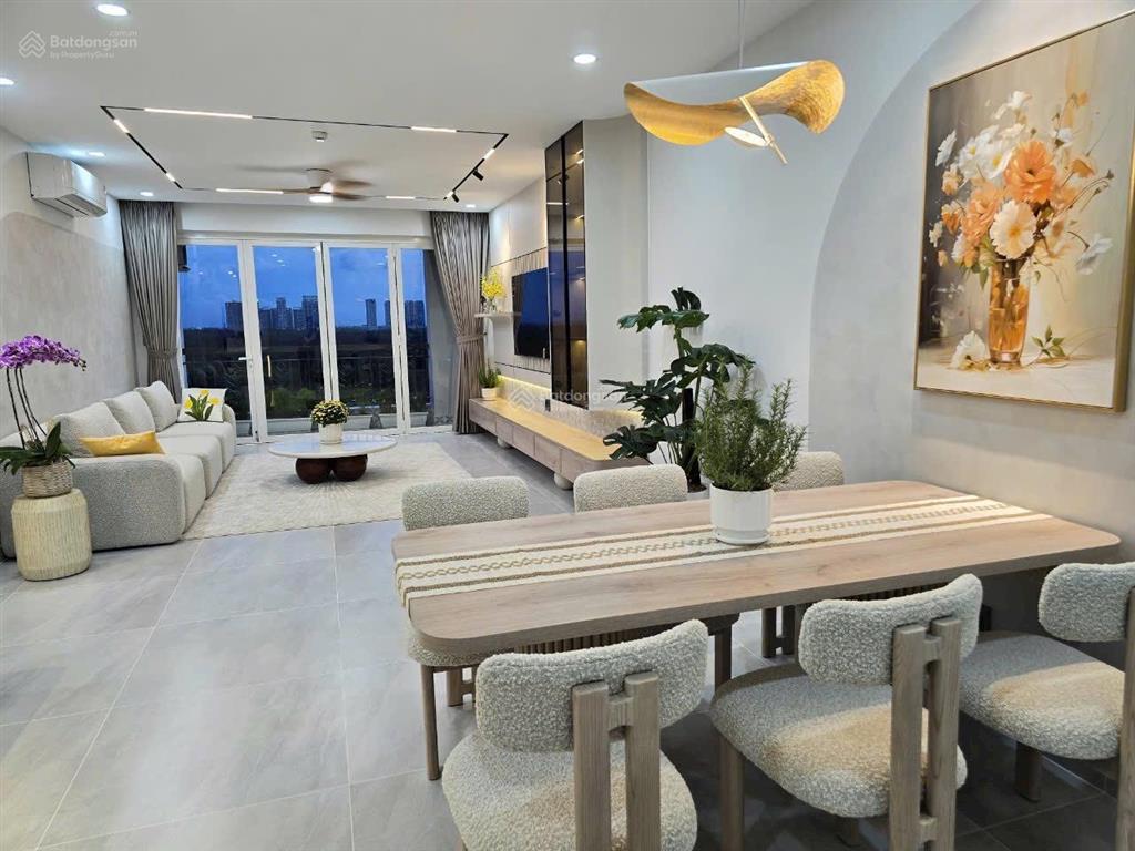 Bán căn hộ sân vườn grand view , diện tích 150m2, ban công dài, giá 12,5 tỷ . o9o6 772 5o8