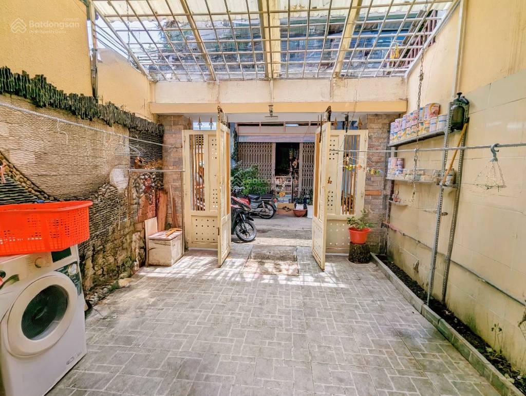 Định cư nên bán gấp căn nhà hxh thuộc khu vip 793 dt 4,06x23 giá 6tỷ8 thích hợp cho ai mua đầu tư