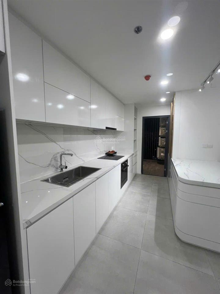 Bán căn hộ the antonia 108m2  3pn, full nội thất. chào giá 13,6 tỷ.  ms kim  0768 739 ***