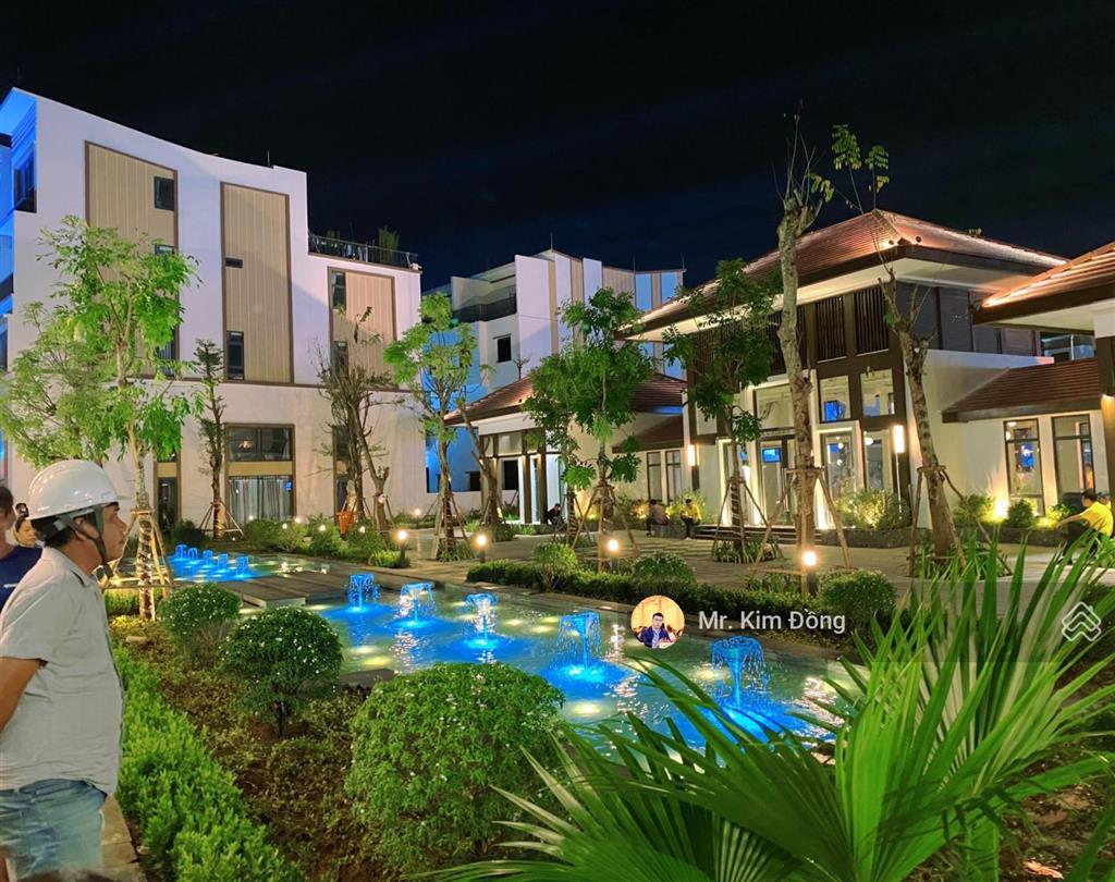 Nhà phố đường lớn 120m2, kẹt tiền bán gấp giá tốt nhất 5,3 tỷ (giá 100% full)  sẵn công chứng ngay