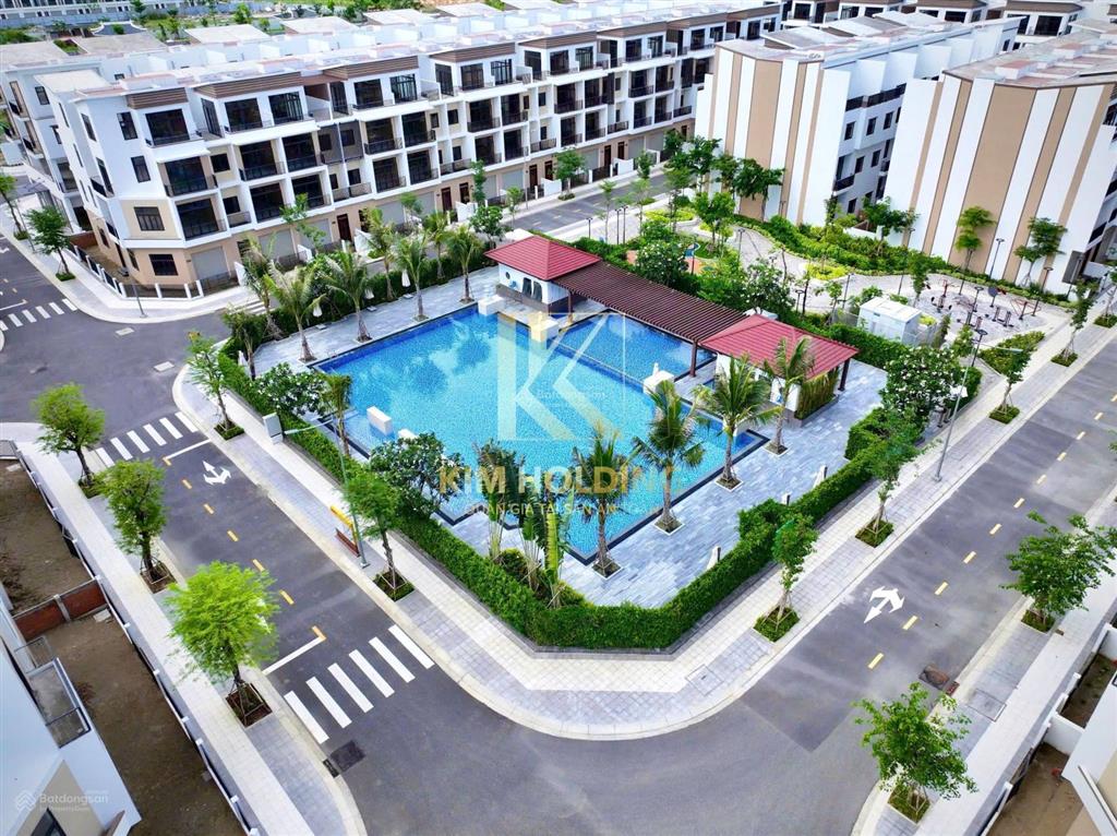 Căn góc 2 mặt tiền lớn nhà phố t&t city millennia  142m2 đất, sau lưng nhà là công viên lớn