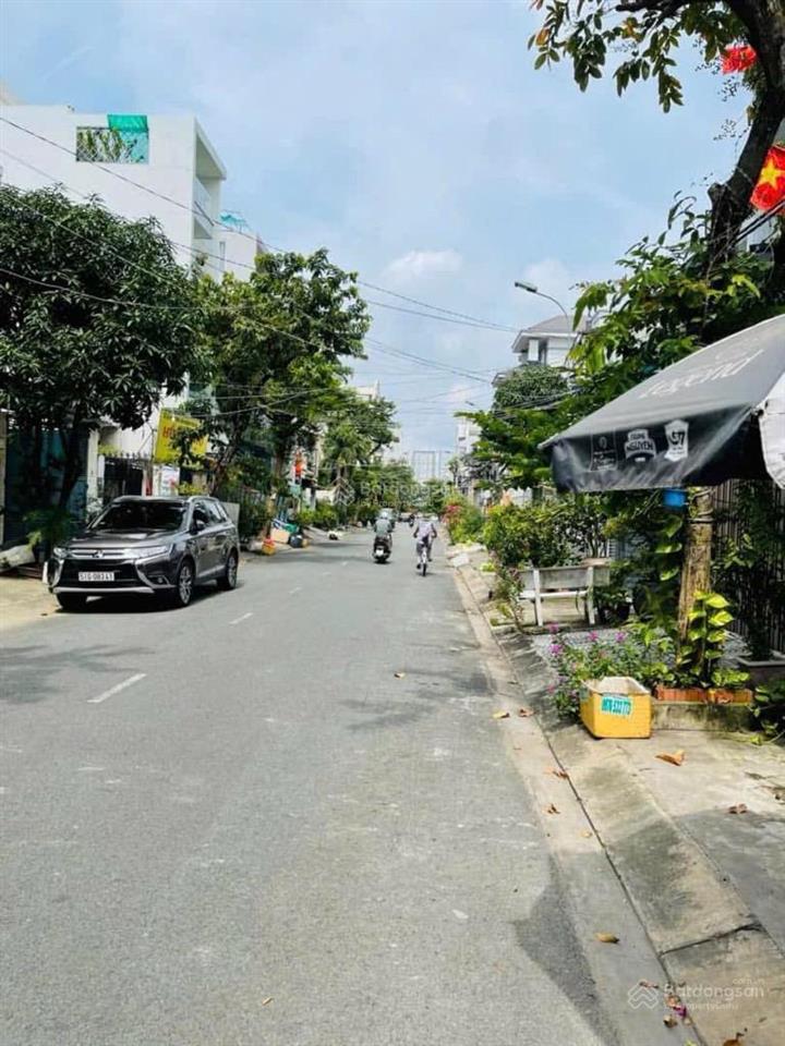 Nhà mặt tiền đường số tân quy rộng 14m quận 7  dt 72m  tk 4 tầng  4pn  đủ nội thất giá 16,5 tỷ