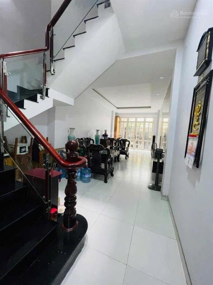 Nhà mặt tiền đường số tân quy rộng 14m quận 7  dt 72m  tk 4 tầng  4pn  đủ nội thất giá 16,5 tỷ