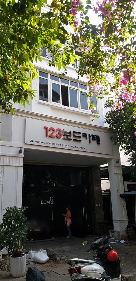 Cho thuê nhà bùi bằng đoàn, pmh q7. 6 x 18,5m 3 lầu. giá 32 tr/th.  đăng khôi 0961 830 ***