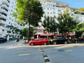 Cho thuê shop, nhà hàng 350 m2. 15m ngang 1t, 1l góc đường số 6 bùi bằng đoàn, pmh, q7. 100tr/th